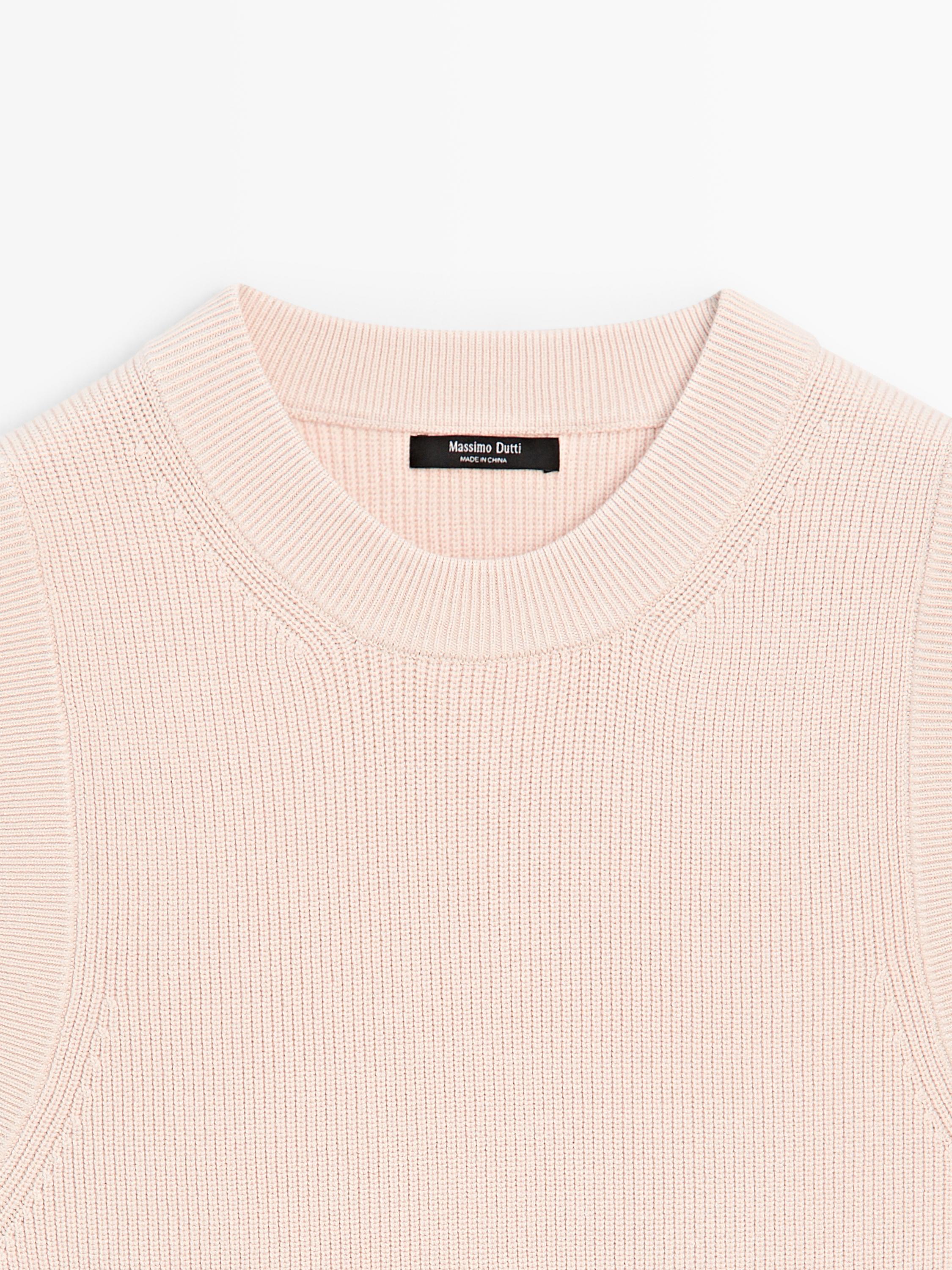 Knit top with crew neck
